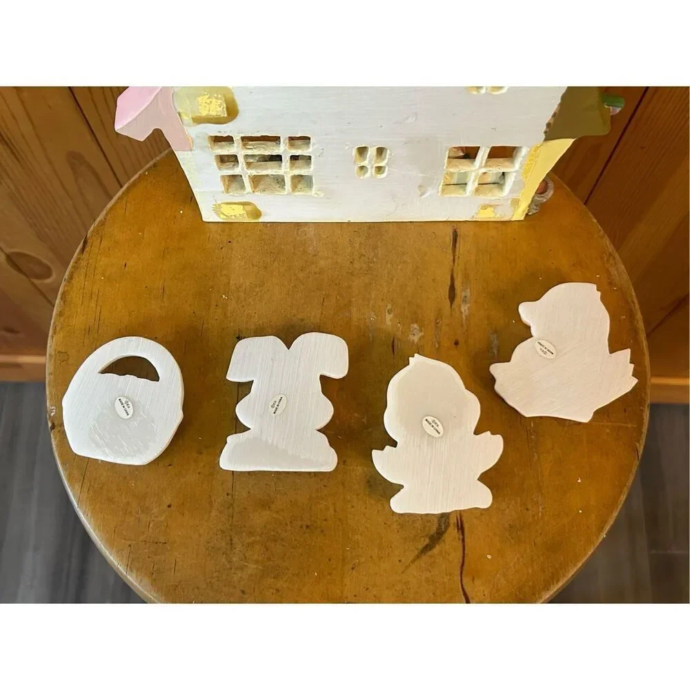 Vintage coffee shop/Easter decorations (8776)￼